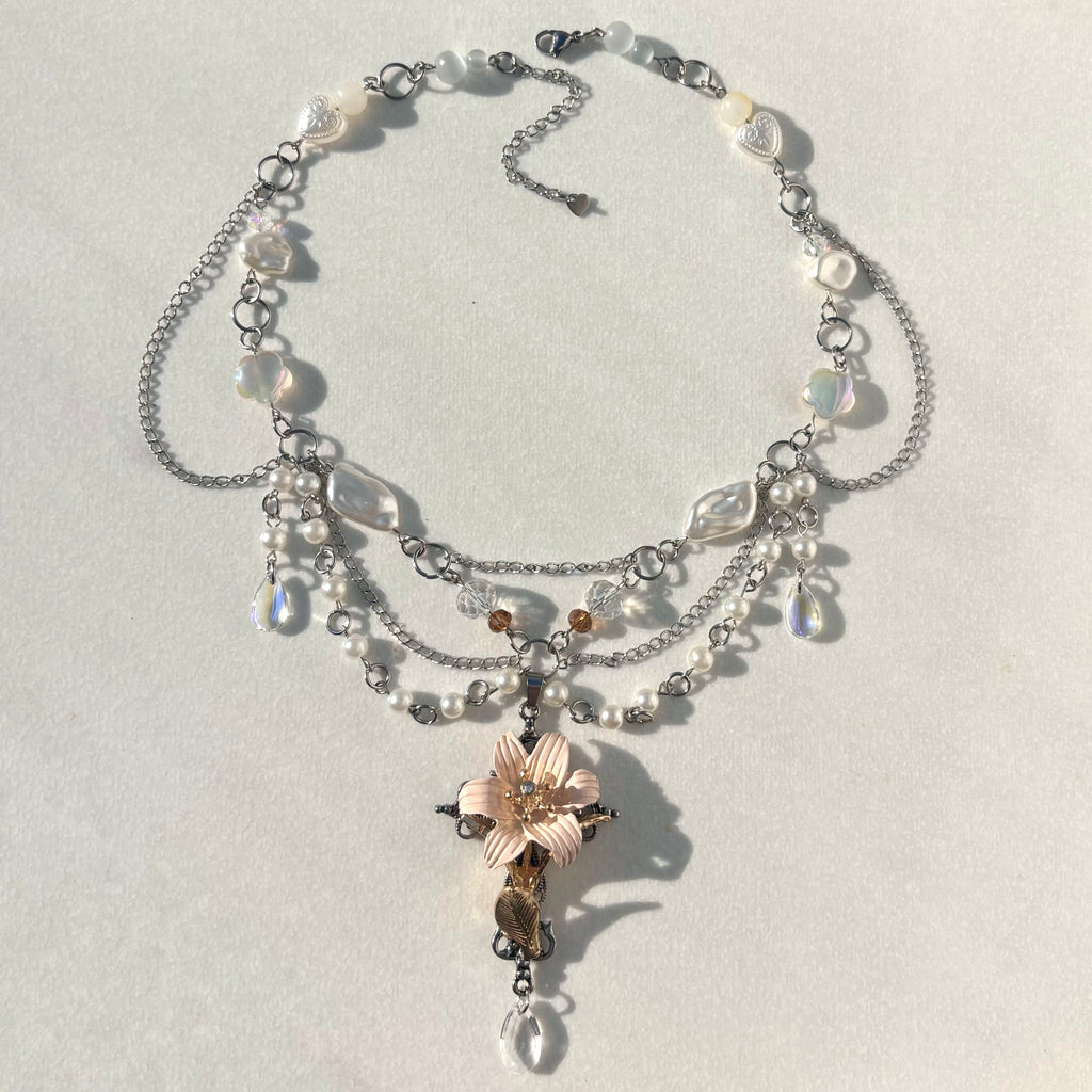 Lilly Necklace